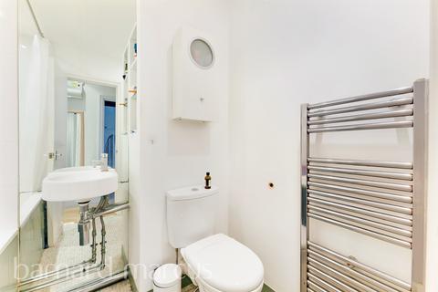 2 bedroom flat for sale, Offerton Road, London