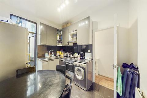 1 bedroom flat to rent, Holberton Gardens, College Park, London