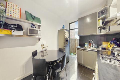 1 bedroom flat to rent, Holberton Gardens, College Park, London