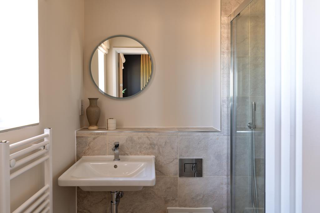 Master ensuite - The elm