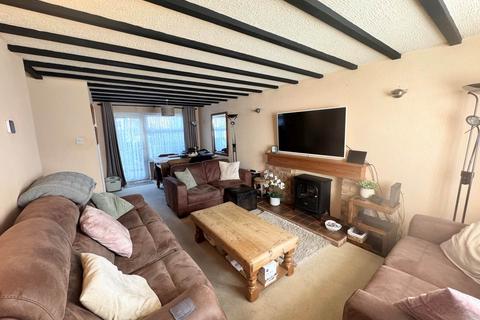 3 bedroom terraced house for sale, The Campions, Borehamwood