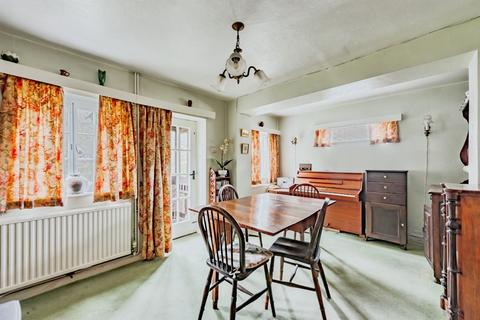 4 bedroom end of terrace house for sale, The Enterdent, Godstone