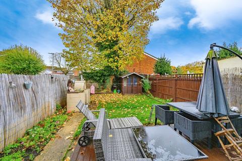 3 bedroom end of terrace house for sale, Kimpton Close, HEMEL HEMPSTEAD