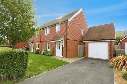 Sandy Hill Close, Waltham Chase, SOUTHAMPTON