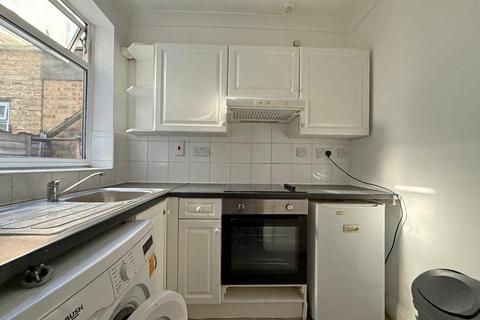 undefined, Lampton Road, TW3