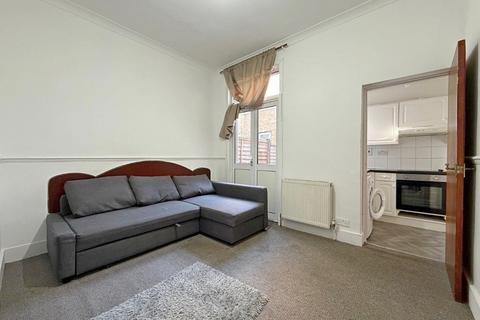 undefined, Lampton Road, TW3