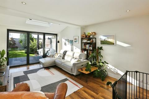 3 bedroom semi-detached house for sale, Roman Grove, Fareham