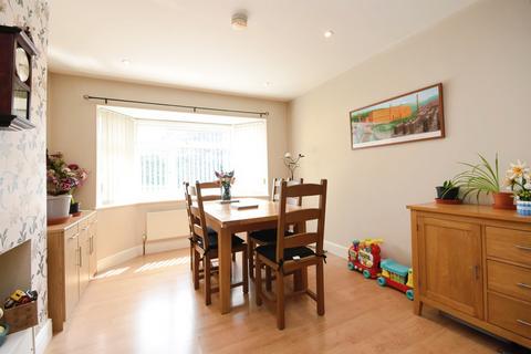 4 bedroom detached house for sale, Coggeshall Road, Marks Tey, Colchester