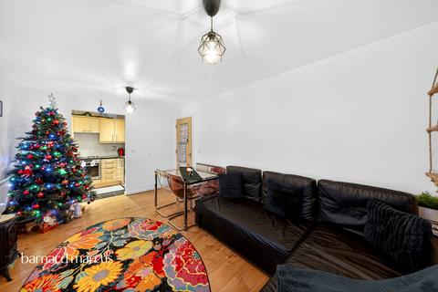 1 bedroom ground floor flat for sale, Wooldridge Close, Feltham