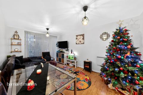 1 bedroom ground floor flat for sale, Wooldridge Close, Feltham