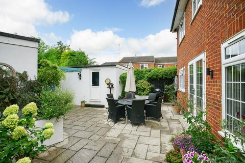 4 bedroom detached house for sale, Icknield Way, TRING