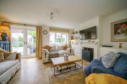 4 bedroom detached house for sale, Icknield Way, TRING