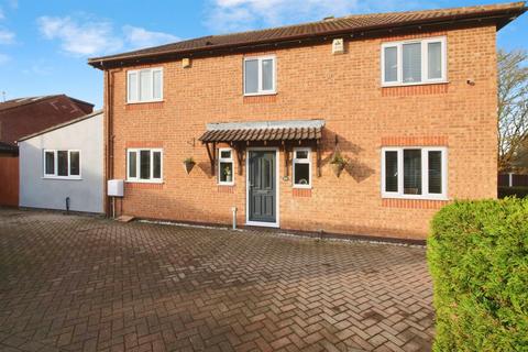 4 bedroom detached house for sale, Middlecroft Drive, Strensall, York