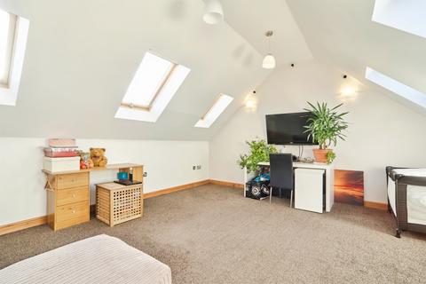 2 bedroom semi-detached house for sale, Smith Street, BINGLEY BD16