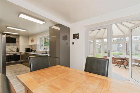 undefined, Hillcrest Close, CASTLEFORD
