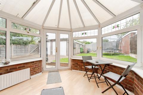 undefined, Hillcrest Close, CASTLEFORD