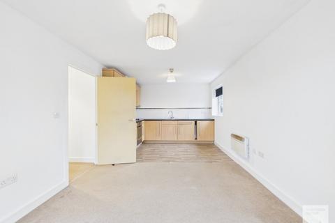 2 bedroom apartment to rent, Lawnhurst Avenue :: Baguley