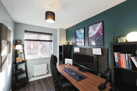 4 bedroom townhouse for sale, Lindhurst Way West, Mansfield