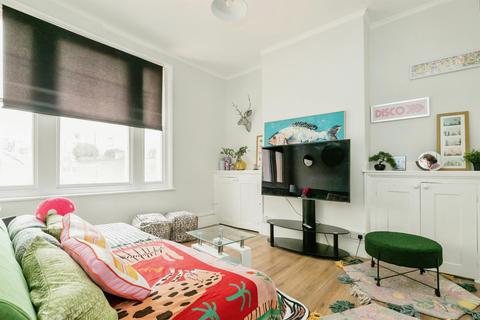 3 bedroom flat for sale, Western Road, St. Leonards-On-Sea