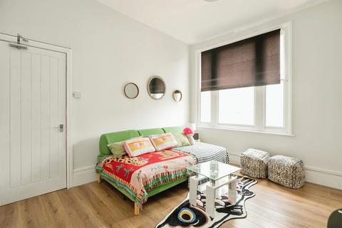 3 bedroom flat for sale, Western Road, St. Leonards-On-Sea