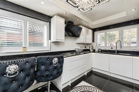 4 bedroom detached house for sale, Spring Close, Kinsley, Pontefract