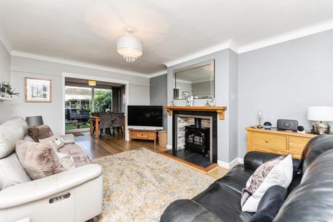 3 bedroom semi-detached house for sale, Houndhill Lane, Featherstone, Pontefract