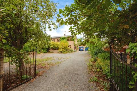 4 bedroom detached house for sale, Lincoln Road, Leasingham, Sleaford