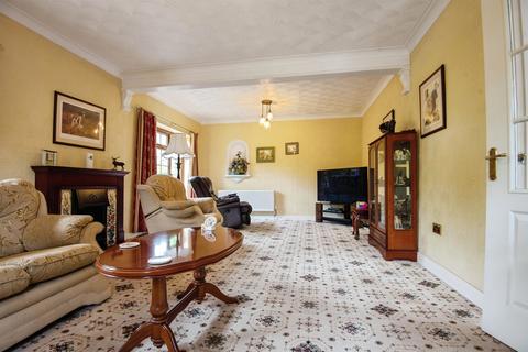 4 bedroom detached house for sale, Lincoln Road, Leasingham, Sleaford