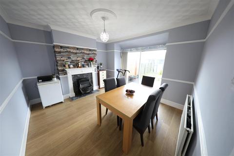 3 bedroom semi-detached house for sale, Woldcarr Road, Hull