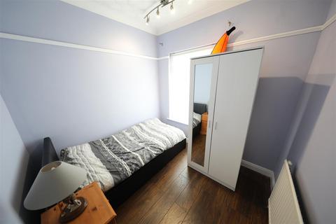 3 bedroom semi-detached house for sale, Woldcarr Road, Hull