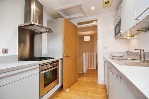 2 bedroom apartment for sale, Priests Lane, Brentwood
