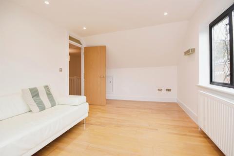 2 bedroom apartment for sale, Priests Lane, Brentwood