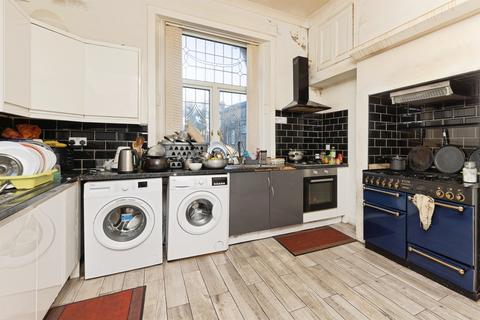 6 bedroom semi-detached house for sale, Balmoral Place, HALIFAX