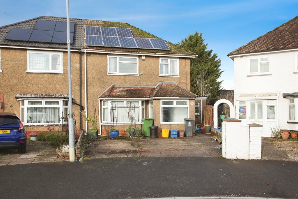 3 bedroom semi-detached house for sale
