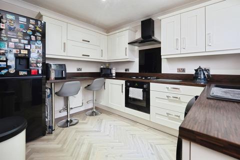 undefined, Foxglove Close, Kingswood, Hull