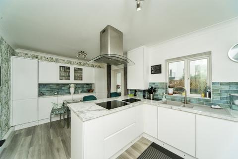 4 bedroom townhouse for sale, The Piazza, Eastbourne