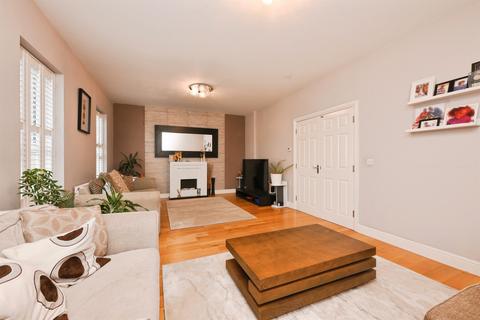 5 bedroom detached house for sale, Manor House Gardens, Wormley, Broxbourne
