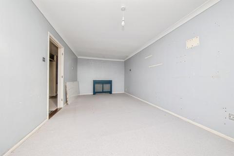 2 bedroom flat for sale, Hale Close, Ipswich