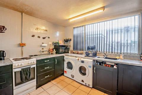 undefined, Axdane, Hull