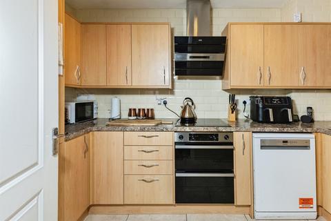 2 bedroom terraced house for sale, Jersey Drive, Winnersh, Wokingham