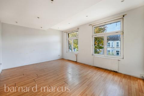 3 bedroom flat for sale, Westcote Road, London