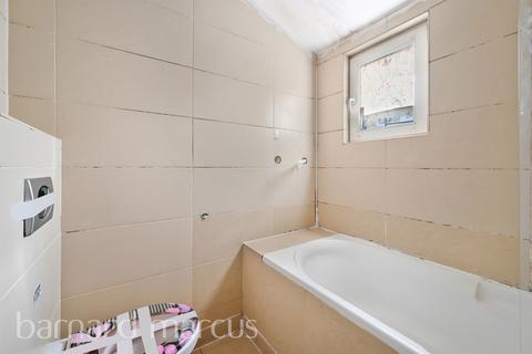 3 bedroom flat for sale, Westcote Road, London