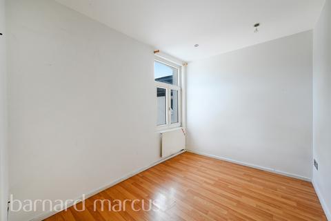 3 bedroom flat for sale, Westcote Road, London
