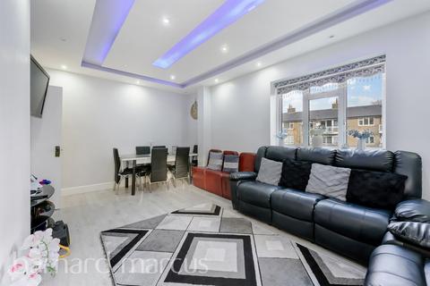 3 bedroom flat for sale, East India Dock Road, London