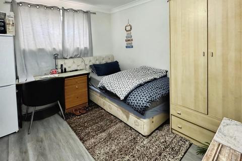 3 bedroom semi-detached house for sale, Station Road North, Totton, Southampton