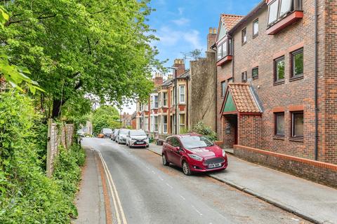 Studio for sale, Cumberland Place, Bristol
