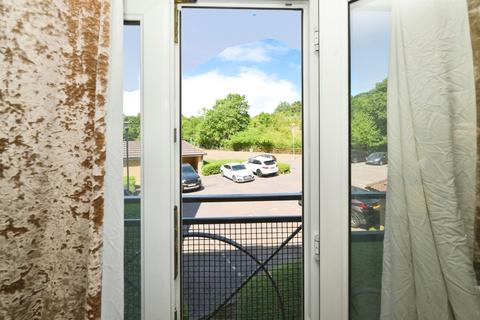 2 bedroom flat for sale, Winnipeg Way, Broxbourne