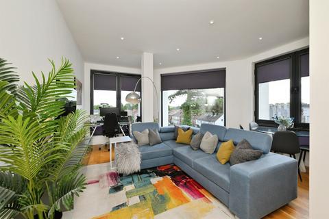 1 bedroom flat for sale, High Road, Broxbourne