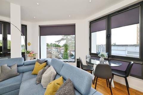 1 bedroom flat for sale, High Road, Broxbourne