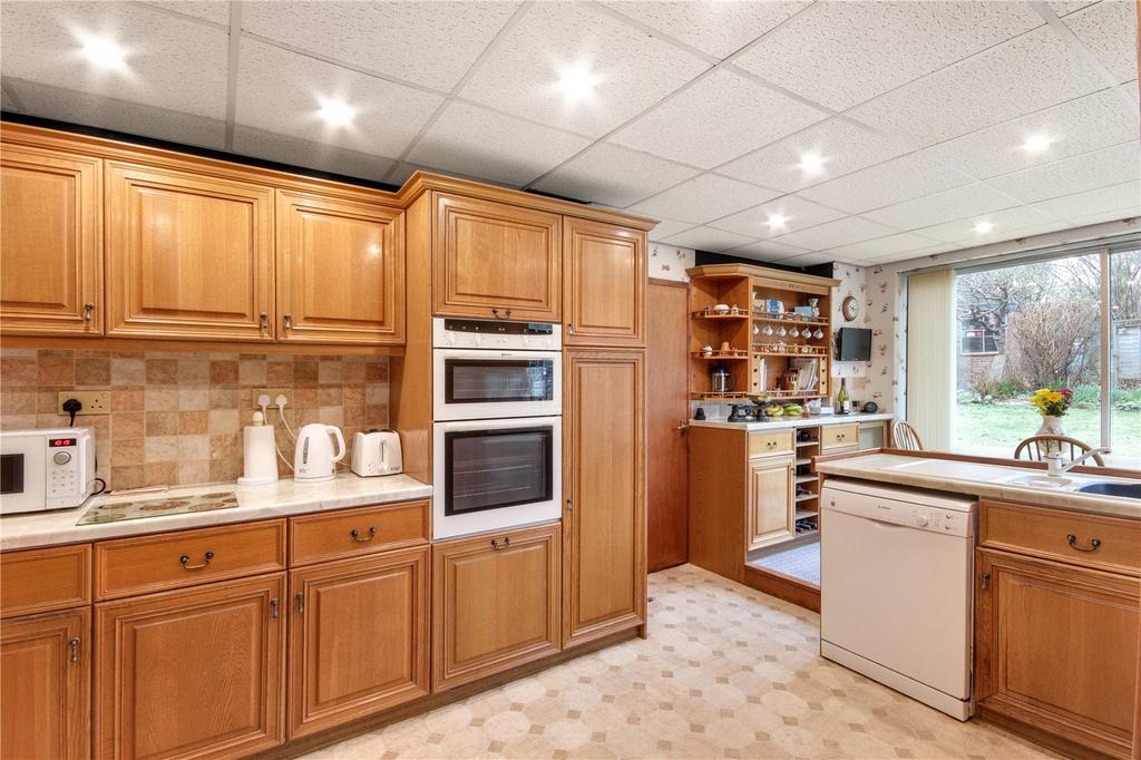 Kitchen/Breakfast Rm